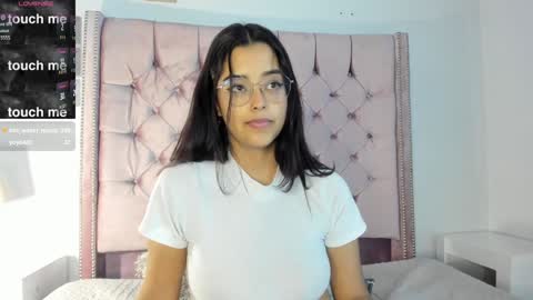 Snapshot of ariana_pierce chatting on 02/08/25, 07:59 Ariana online show from 02/08/25, 07:59