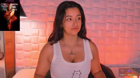 Snapshot of ariana_pierce chatting on 09/11/25, 12:49 Ariana online show from 09/11/25, 12:49