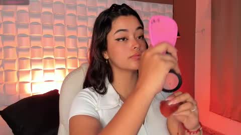 Snapshot of ariana_pierce chatting on 09/13/25, 01:33 Ariana online show from 09/13/25, 01:33