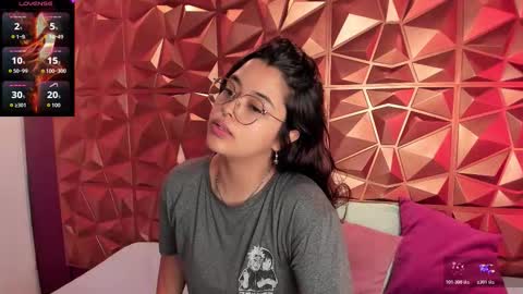Snapshot of ariana_pierce chatting on 10/19/25, 12:28 Ariana online show from 10/19/25, 12:28