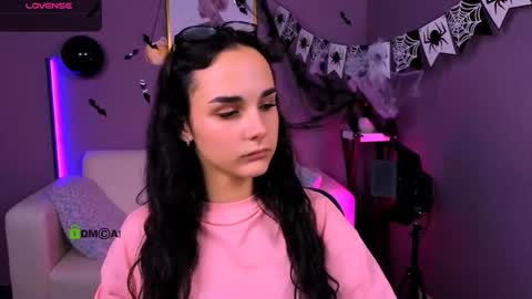 Snapshot of ariana_ross7 chatting on 10/25/25, 07:08 ariana_ross7 online show from 10/25/25, 07:08