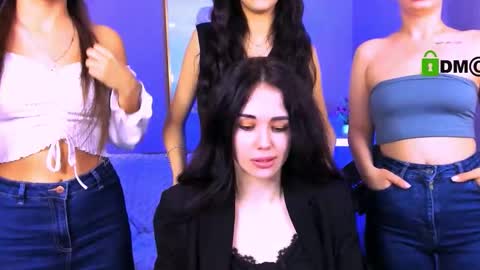 Snapshot of ariana_ross7 chatting on 11/08/25, 09:24 ariana_ross7 online show from 11/08/25, 09:24