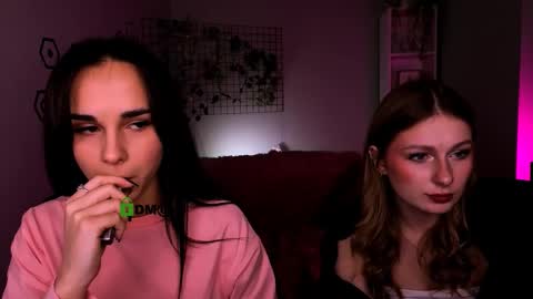 Snapshot of ariana_ross7 chatting on 12/05/25, 08:05 ariana_ross7 online show from 12/05/25, 08:05