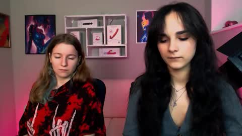 Snapshot of ariana_ross7 chatting on 12/20/25, 10:33 ariana_ross7 online show from 12/20/25, 10:33