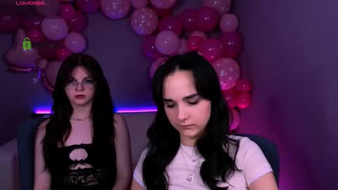 Snapshot of ariana_ross7 chatting on 02/14/26, 08:27 ariana_ross7 online show from 02/14/26, 08:27