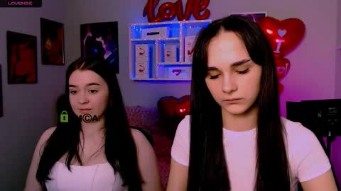 Snapshot of ariana_ross7 chatting on 02/18/26, 09:00 ariana_ross7 online show from 02/18/26, 09:00