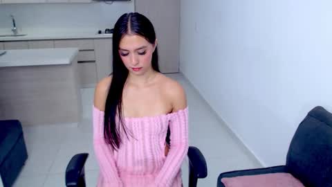 Snapshot of ariana_vidal chatting on 12/01/25, 07:30 Ari online show from 12/01/25, 07:30