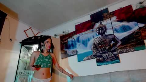 ariana_whitee online show from 04/17/26, 09:12