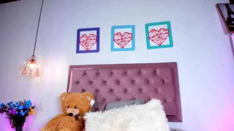 Snapshot of ariana_zc_ chatting on 03/11/25, 07:03 Susan online show from 03/11/25, 07:03