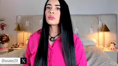 Snapshot of ariana_zc_ chatting on 10/04/25, 09:02 Susan online show from 10/04/25, 09:02