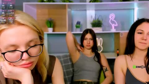 Snapshot of arianaa_cat chatting on 03/02/26, 03:41 arianaa_cat online show from 03/02/26, 03:41