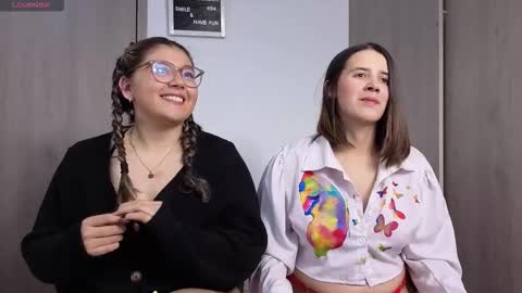 Snapshot of arianablake_11 chatting on 12/16/25, 12:59 Ariana online show from 12/16/25, 12:59