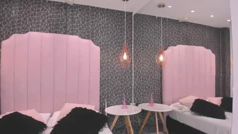 Snapshot of arianagolden_ chatting on 09/14/25, 02:27 Ariana online show from 09/14/25, 02:27