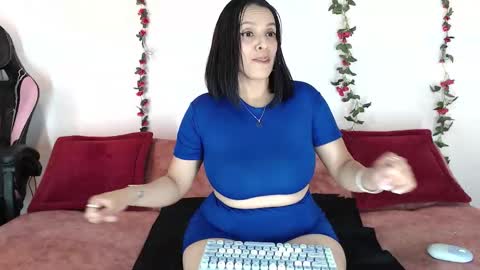 Snapshot of arianalavoie chatting on 10/29/25, 09:38 Ariana online show from 10/29/25, 09:38