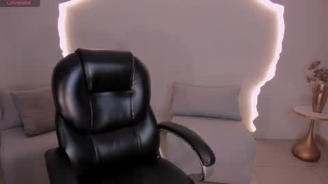 Snapshot of ariananova chatting on 07/03/26, 02:07 Your Girl online show from 07/03/26, 02:07