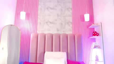 ArianaRougee online show from 05/19/26, 11:05