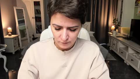 Ana online show from 02/13/25, 12:21