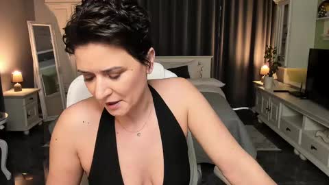 Ana online show from 02/14/25, 12:36