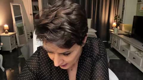 Ana online show from 02/17/25, 12:27