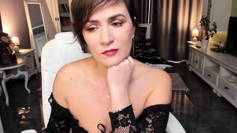 Ana online show from 11/08/25, 12:16