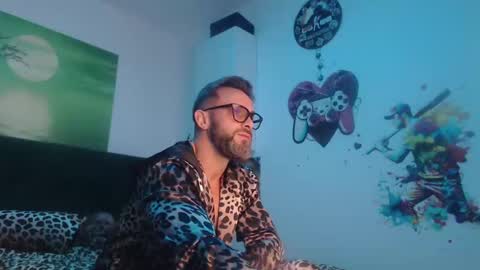 ariandeluna online show from 01/05/25, 06:56