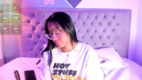 Snapshot of arianna_daviss chatting on 01/03/25, 08:11 online show from 01/03/25, 08:11