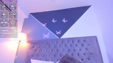 Snapshot of arianna_daviss chatting on 01/05/25, 02:27 online show from 01/05/25, 02:27