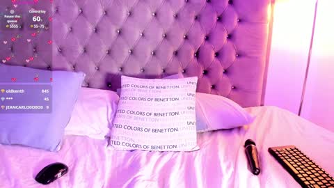 Snapshot of arianna_daviss chatting on 01/12/25, 02:14 online show from 01/12/25, 02:14