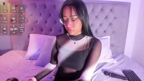 Snapshot of arianna_daviss chatting on 01/18/25, 08:19 online show from 01/18/25, 08:19