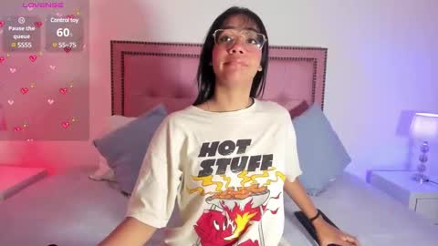 Snapshot of arianna_daviss chatting on 02/23/25, 07:49 online show from 02/23/25, 07:49