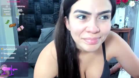 Snapshot of arianna_jones1 chatting on 02/18/25, 10:36 ---Arianna--- online show from 02/18/25, 10:36