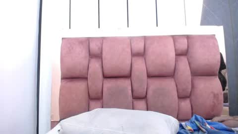 Snapshot of arianna_pearl chatting on 06/20/26, 01:58 arianna pearl online show from 06/20/26, 01:58