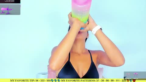 Snapshot of ariannalewis1 chatting on 04/21/26, 01:42 Arianna online show from 04/21/26, 01:42