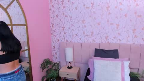 Snapshot of ariannaliss chatting on 11/28/25, 11:57 Arianna online show from 11/28/25, 11:57