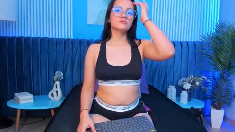 Snapshot of ariannaliss chatting on 12/19/25, 05:53 Arianna online show from 12/19/25, 05:53