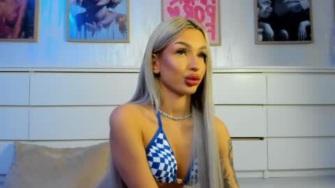 Snapshot of ariannaxo_ chatting on 05/10/26, 07:02 Arianna online show from 05/10/26, 07:02