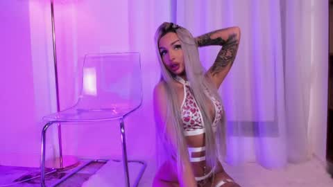 Snapshot of ariannaxo_ chatting on 06/01/26, 05:20 Arianna online show from 06/01/26, 05:20
