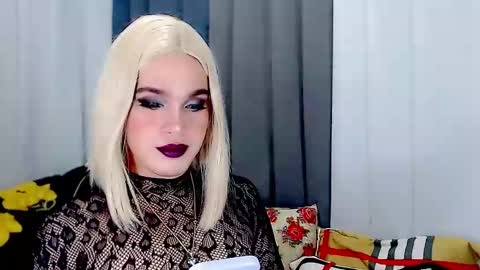 Snapshot of arianne_xoxo777 chatting on 02/25/25, 05:30 ARIANNE CUMS online show from 02/25/25, 05:30