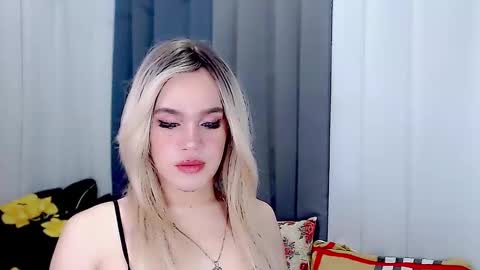 Snapshot of arianne_xoxo777 chatting on 02/28/25, 07:15 ARIANNE CUMS online show from 02/28/25, 07:15