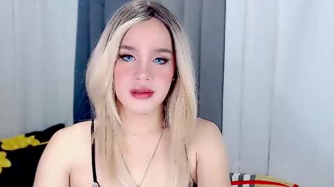 Snapshot of arianne_xoxo777 chatting on 03/07/25, 08:23 ARIANNE CUMS online show from 03/07/25, 08:23