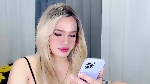 Snapshot of arianne_xoxo777 chatting on 03/07/25, 12:12 ARIANNE CUMS online show from 03/07/25, 12:12