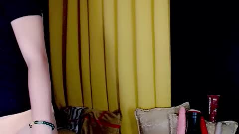 Snapshot of arianne_xoxo777 chatting on 09/14/25, 09:58 ARIANNE CUMS online show from 09/14/25, 09:58