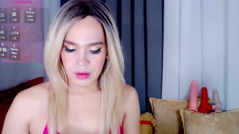 Snapshot of arianne_xoxo777 chatting on 11/13/25, 12:42 ARIANNE CUMS online show from 11/13/25, 12:42