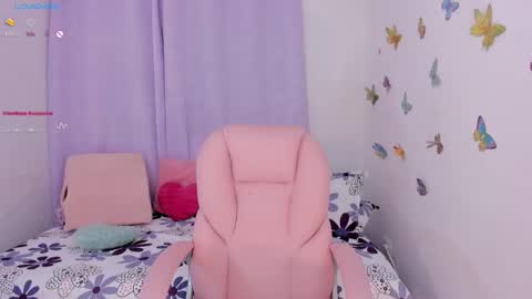 Snapshot of ariannna08_ chatting on 12/17/24, 07:29 ariannna08_ online show from 12/17/24, 07:29