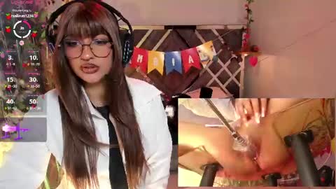 Snapshot of arianova_ chatting on 06/23/26, 01:09 Aria online show from 06/23/26, 01:09