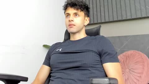 Snapshot of ariasaadeh chatting on 09/19/25, 12:06 ariasaadeh online show from 09/19/25, 12:06