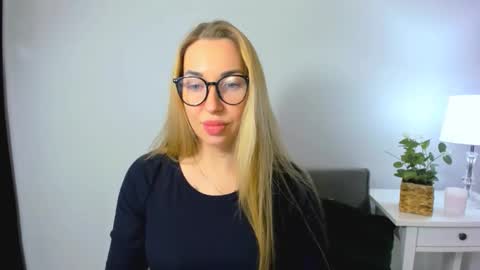 Aria online show from 12/02/25, 04:13