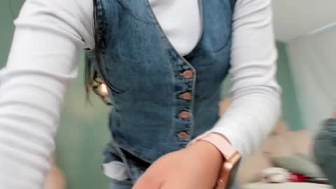 Ariel online show from 12/24/24, 01:17