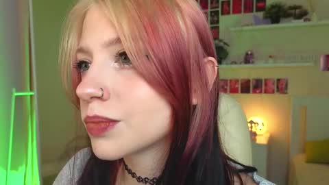 Ariel online show from 09/27/25, 02:55