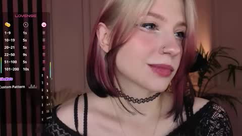 Ariel online show from 11/19/25, 01:55